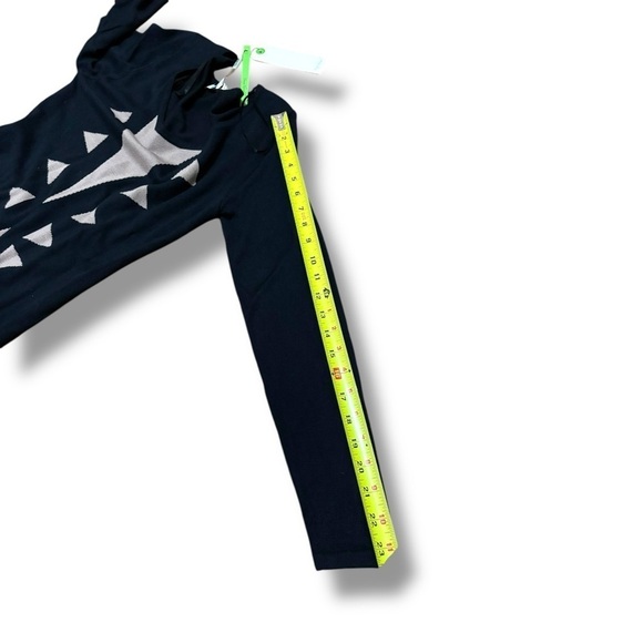 NWT Young Threads New York City Taupe Black Geometric Mini Sweater Dress Medium - Picture 4 of 10